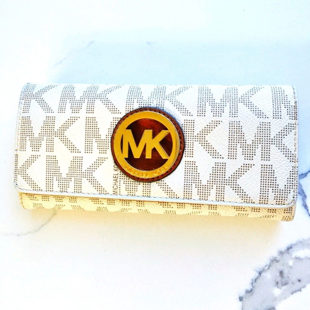 Michael Kors wallet